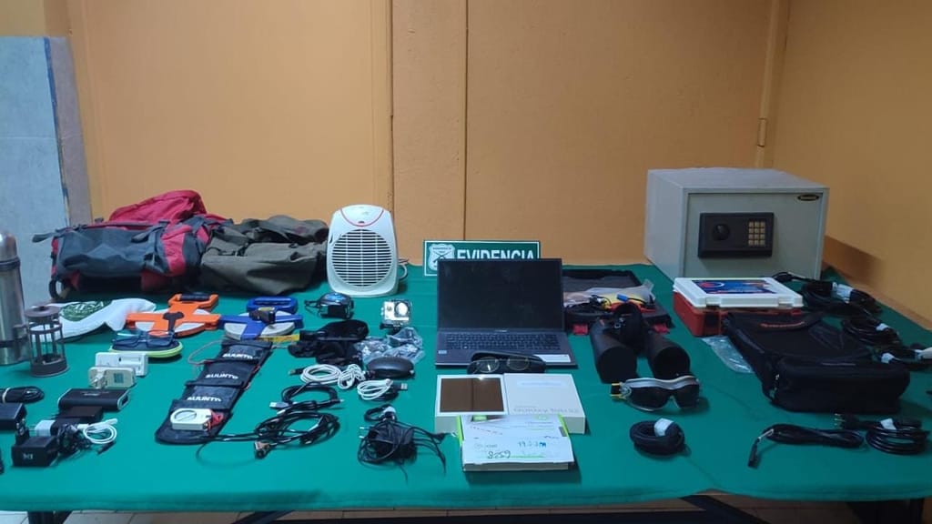 Carabineros de la Sección de Investigaciones Policiales Carabineros de la Sección de Investigaciones Policiales