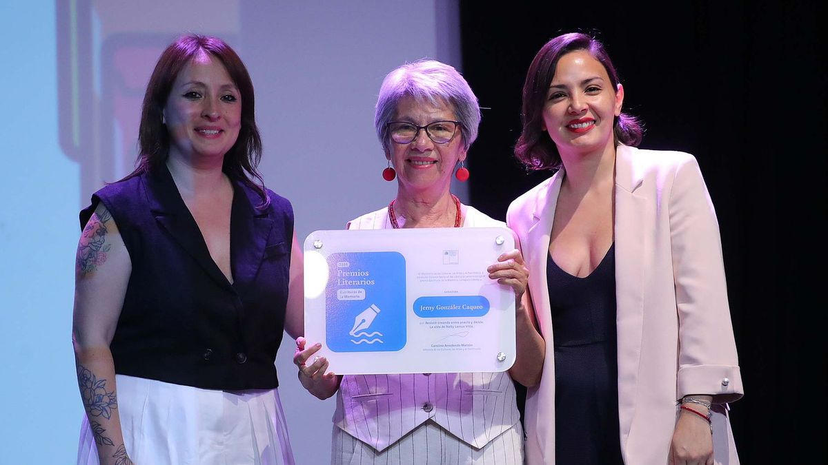 Jerny González Caqueo recibe premio por 'Resistir' en 2024 Jerny González Caqueo recibe premio por 'Resistir' en 2024
