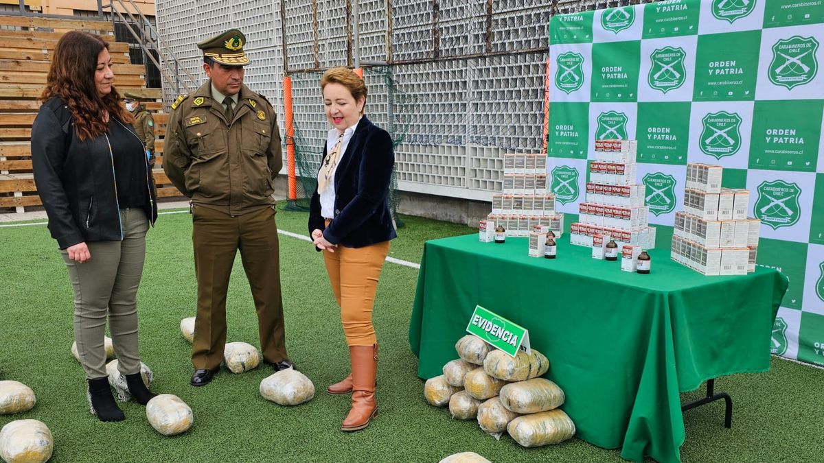 Detienen a dos individuos con drogas por $700 millones Detienen a dos individuos con drogas por $700 millones