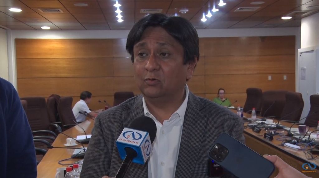 Gobernador Regional Ricardo Díaz Gobernador Regional Ricardo Díaz