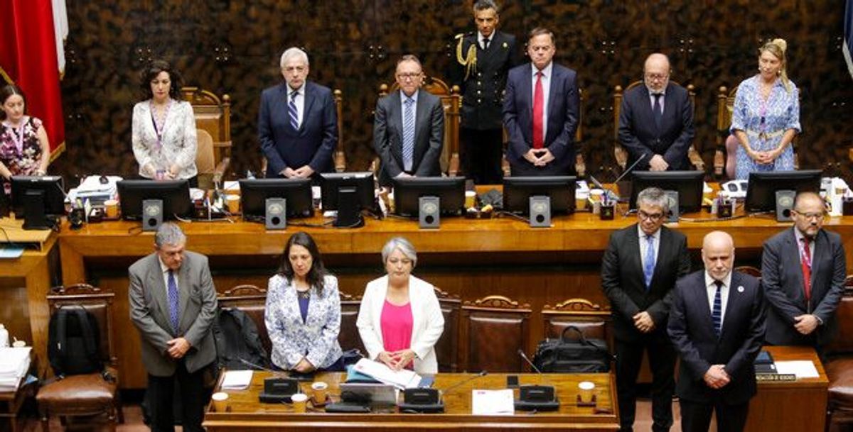 Senado aprueba reforma de pensiones con aumento del 7% Senado aprueba reforma de pensiones con aumento del 7%