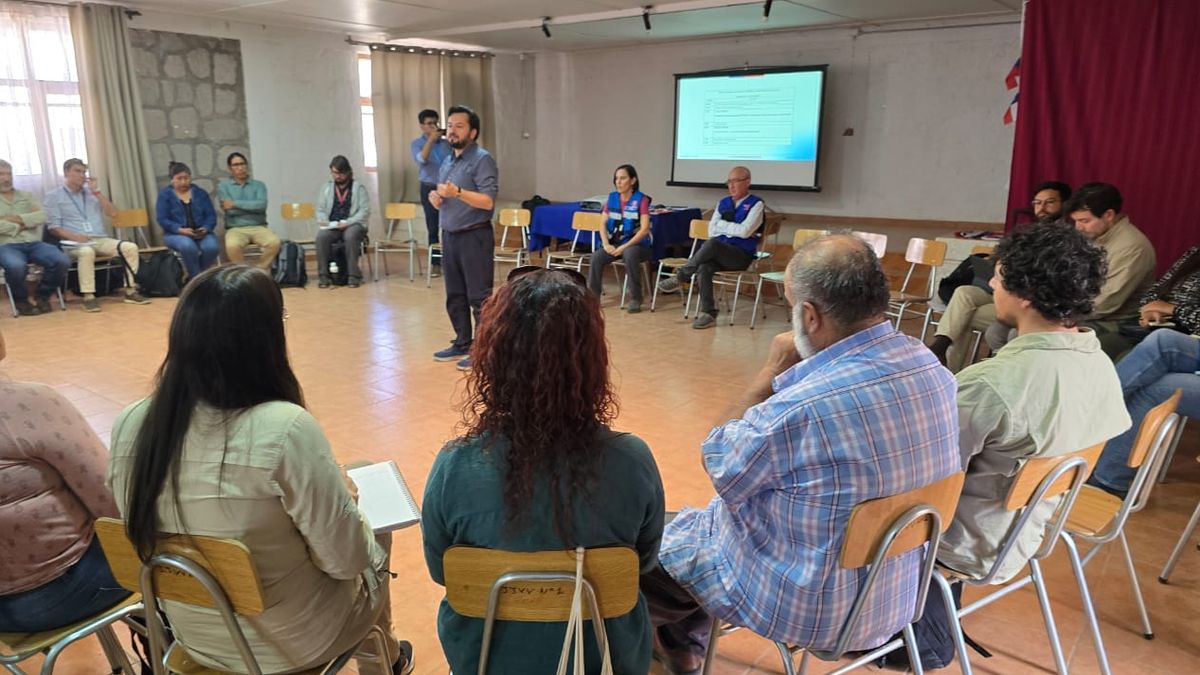 Crean mesa de trabajo para gestión hídrica en salar de Atacama Crean mesa de trabajo para gestión hídrica en salar de Atacama