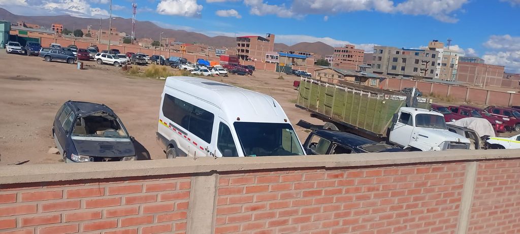 Vehículo Robado Ubicado en Bolivia Vehículo Robado Ubicado en Bolivia