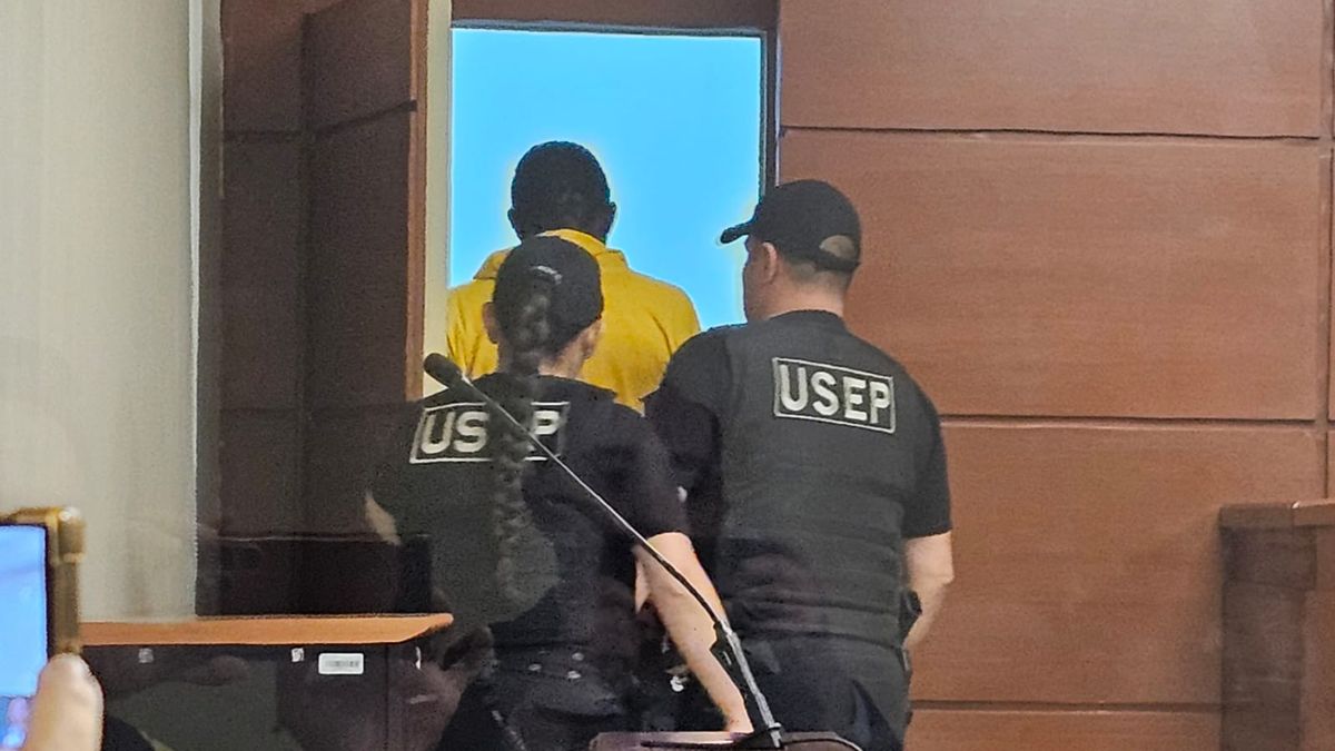 Formalizan a extranjero por agresión a conductor de taxibús Formalizan a extranjero por agresión a conductor de taxibús