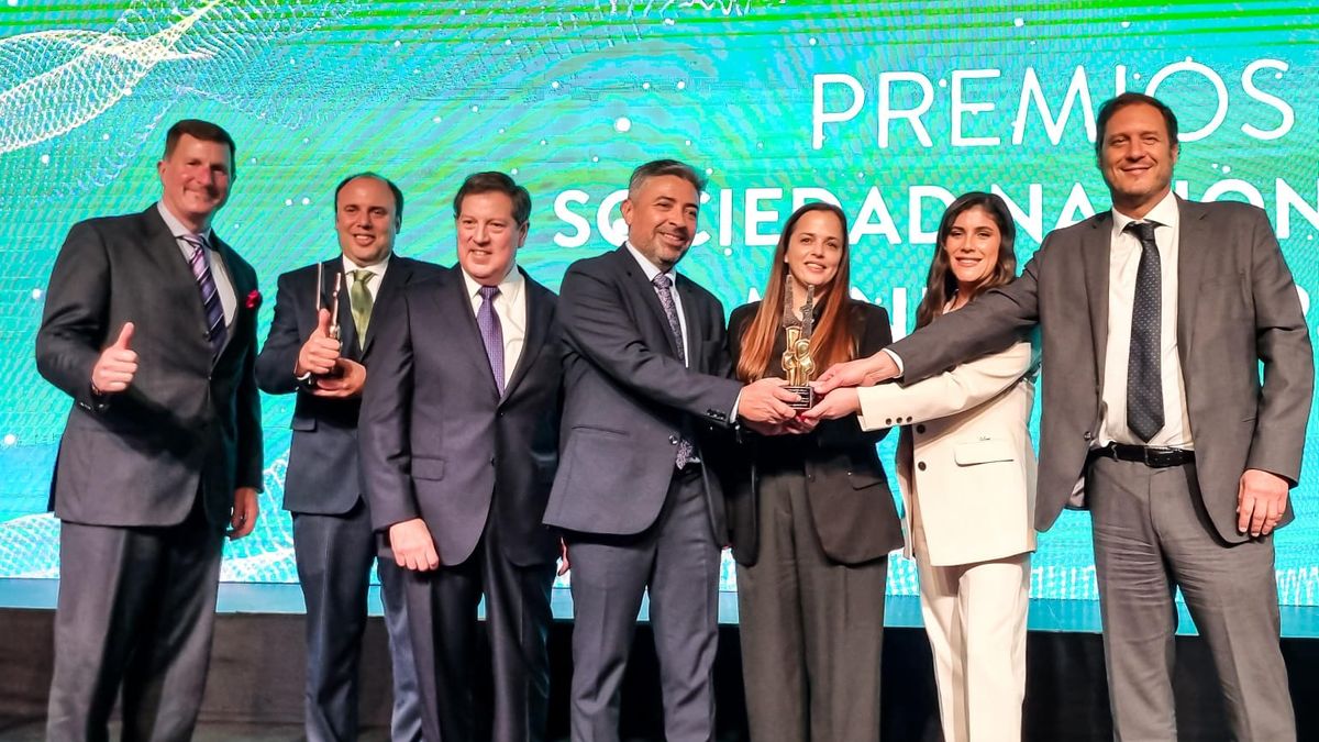 Lomas Bayas gana Premio SONAMI 2024 por su liderazgo en minería Lomas Bayas gana Premio SONAMI 2024 por su liderazgo en minería