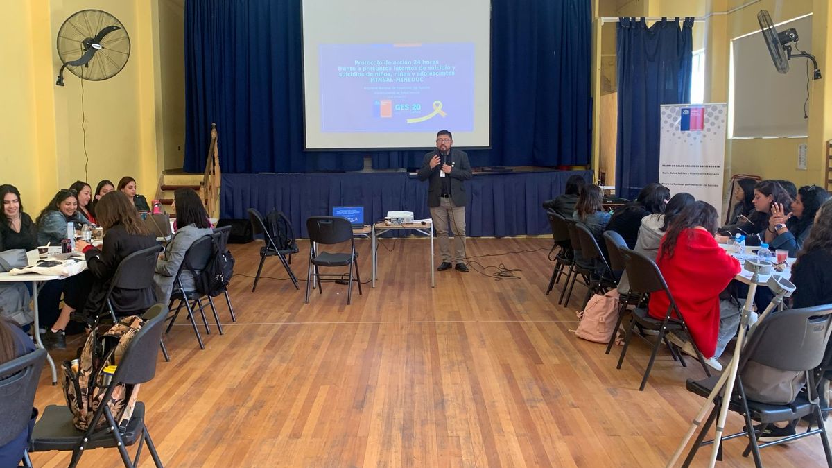 Profesionales de Junaeb en Antofagasta se capacitan para proteger salud mental de alumnos Profesionales de Junaeb en Antofagasta se capacitan para proteger salud mental de alumnos