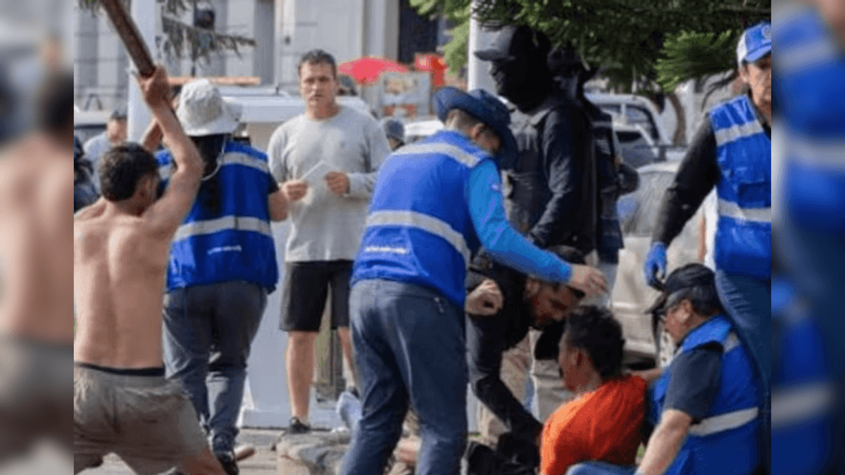 Extranjeros con orden de expulsión agreden a funcionarios en Antofagasta Extranjeros con orden de expulsión agreden a funcionarios en Antofagasta