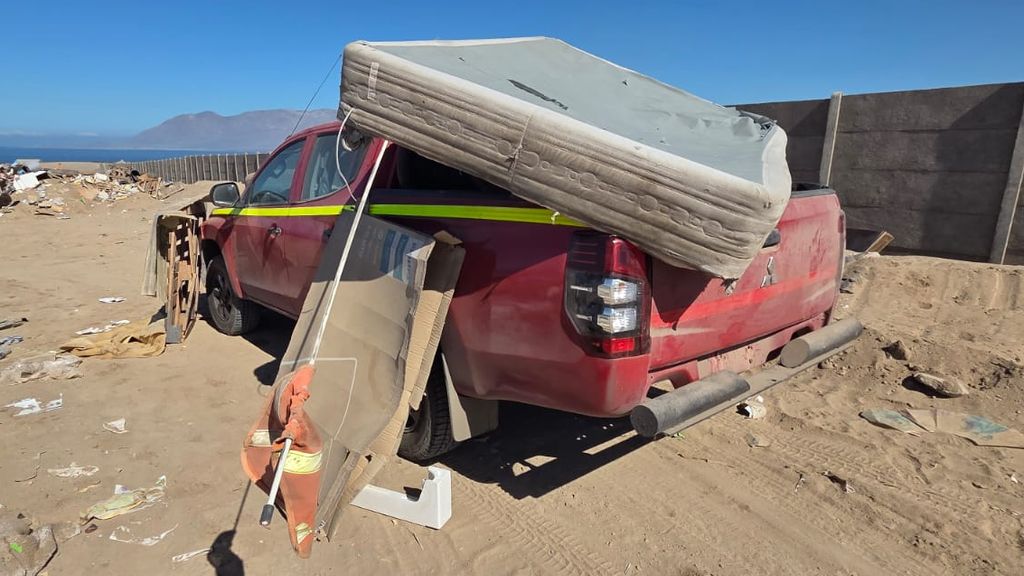 Camioneta encargo por robo La Portada Camioneta encargo por robo La Portada