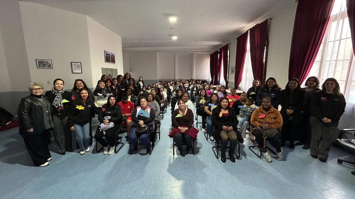 Mujeres de Antofagasta y Tocopilla proponen mejoras en el Programa Familias del FOSIS