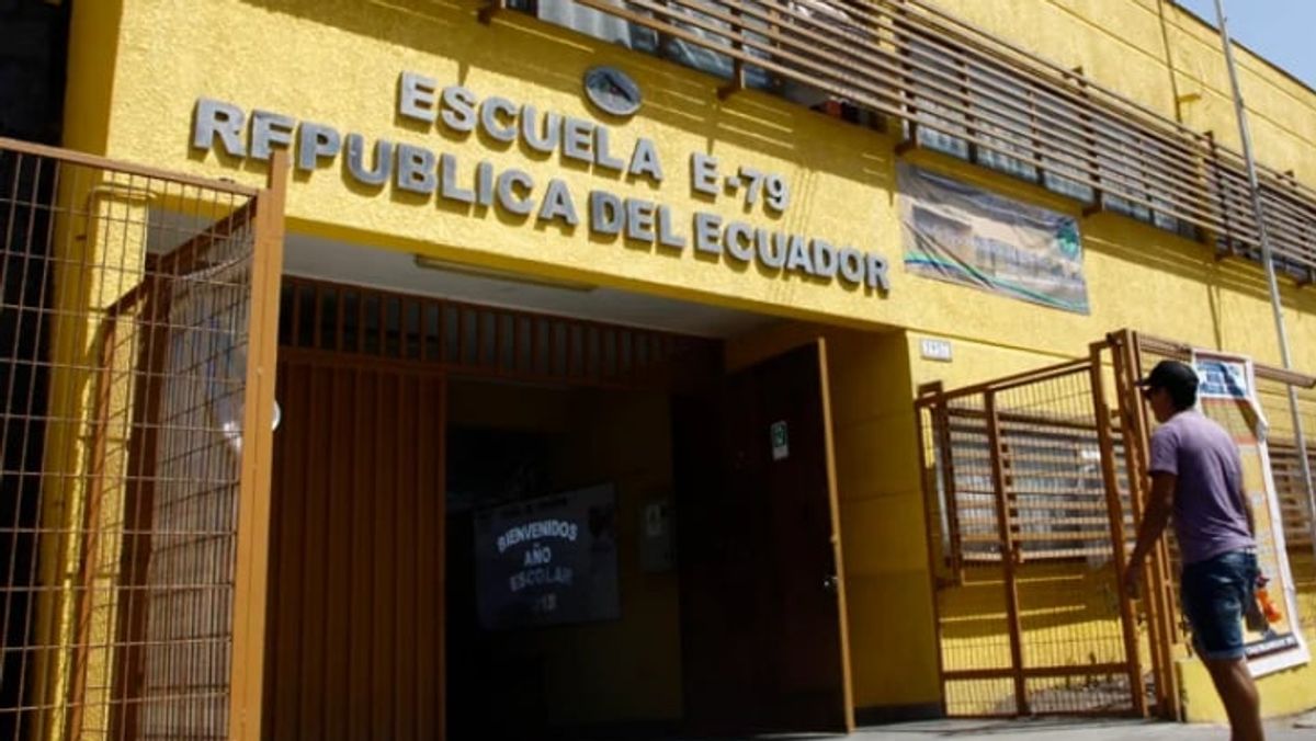 Escuela Ecuador Antofagasta