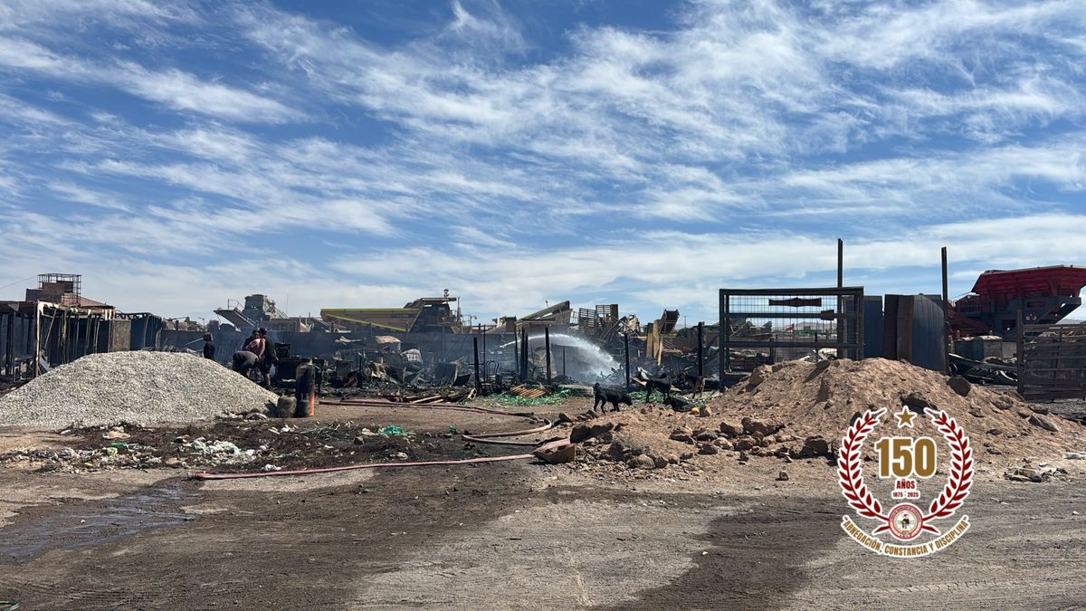 Incendio en Ruta 5 Norte deja un herido y una mascota muerta Incendio en Ruta 5 Norte deja un herido y una mascota muerta