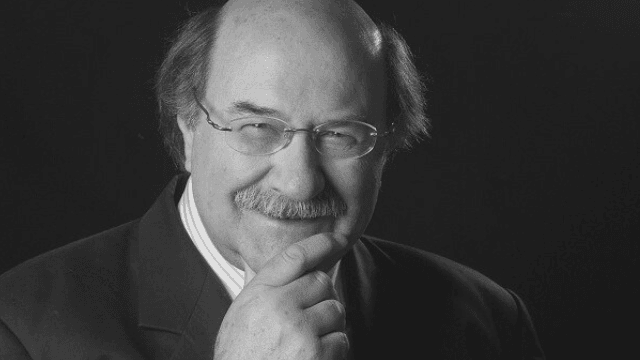 Escritor antofagastino, Antonio Skármeta Escritor antofagastino, Antonio Skármeta