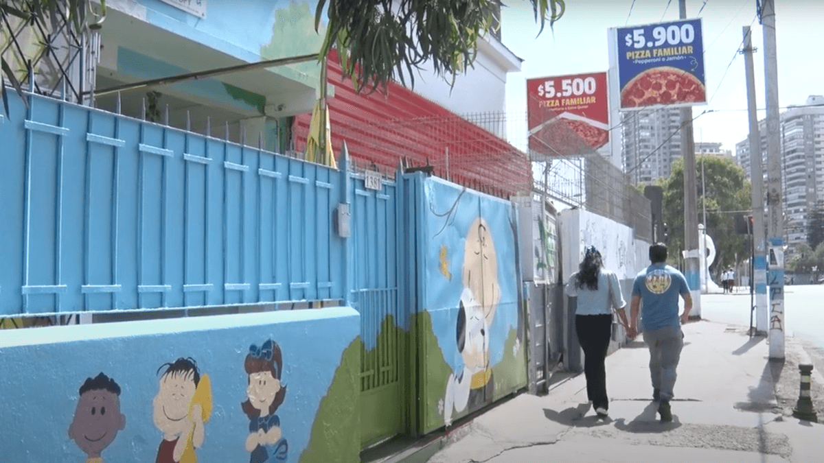 Malos olores afectan a escuela de párvulos Malos olores afectan a escuela de párvulos