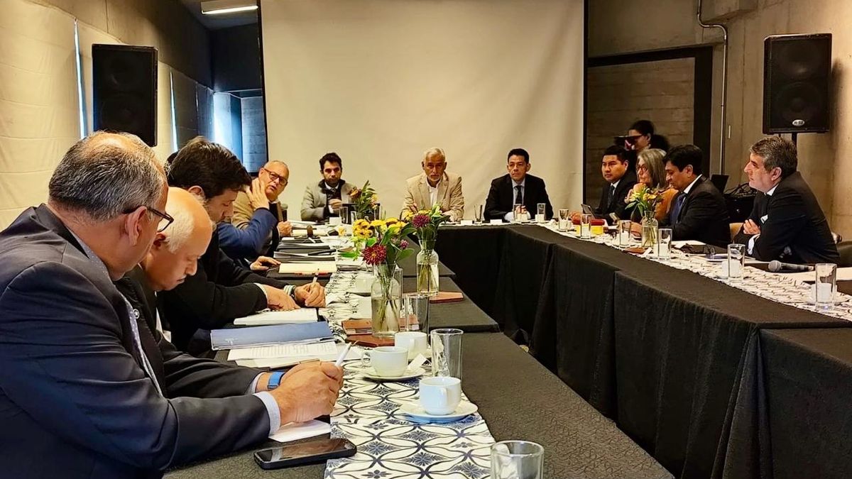 Gobernadores y municipios exigen más autonomía territorial Gobernadores y municipios exigen más autonomía territorial