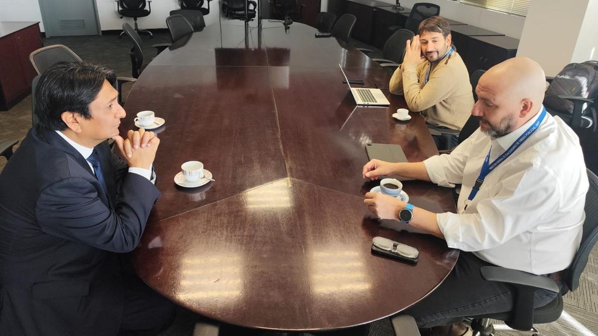 Autoridades se comprometen a recuperar el HRA Autoridades se comprometen a recuperar el HRA