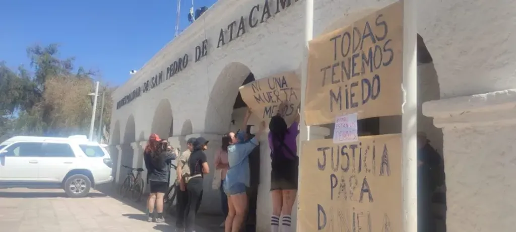 Manifestación en Municipalidad de San Pedro de Atacama Manifestación en Municipalidad de San Pedro de Atacama