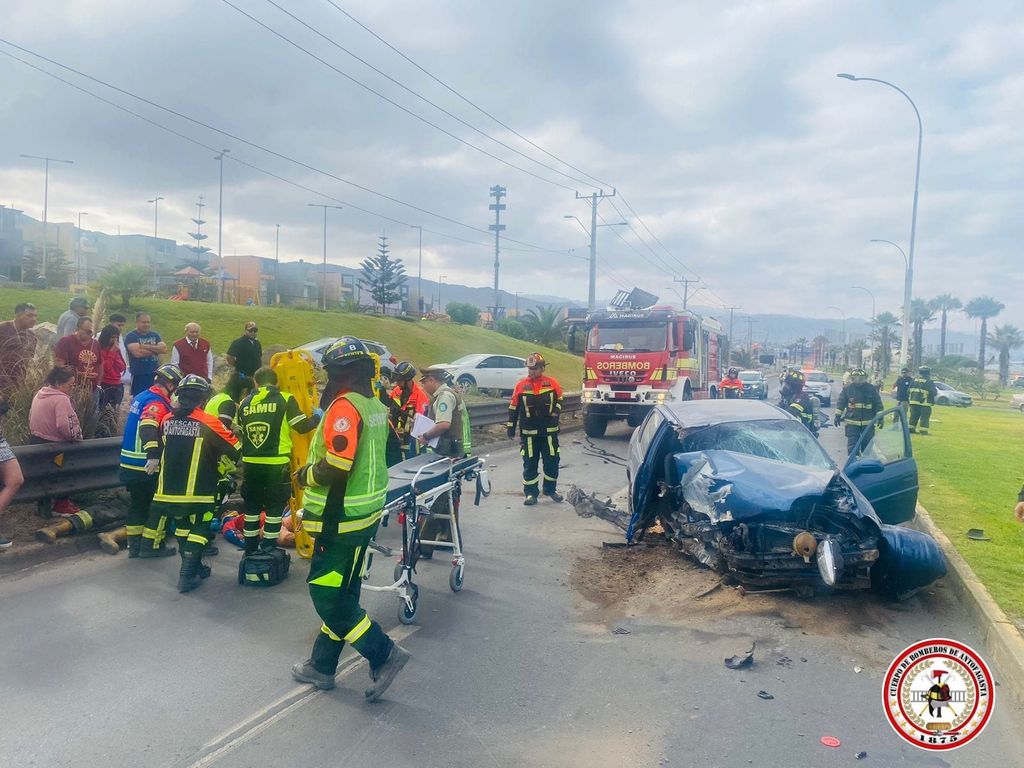 Accidente Av. Pérez Zujovic Accidente Av. Pérez Zujovic