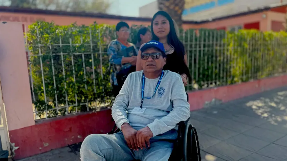 Camionero herido en Bolivia pide pensión a Boric Camionero herido en Bolivia pide pensión a Boric