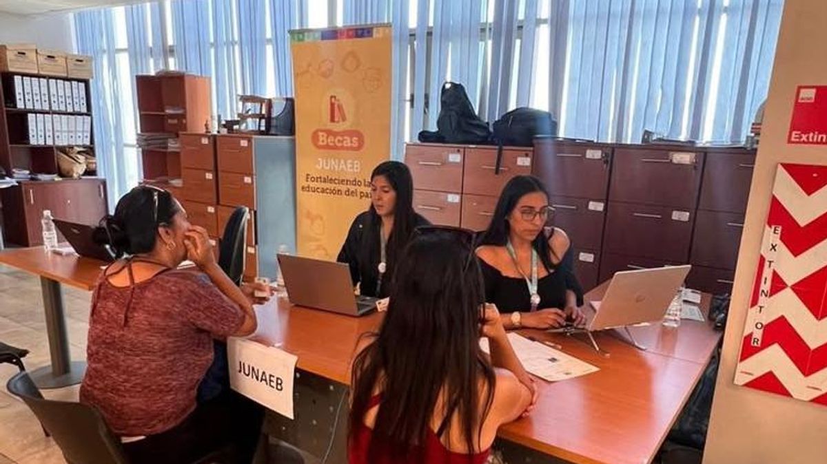 Junaeb inicia proceso de renovación de becas en Antofagasta Junaeb inicia proceso de renovación de becas en Antofagasta