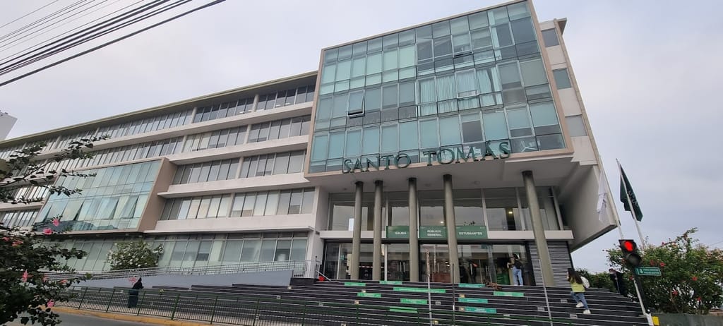 Universidad Santo Tomás Universidad Santo Tomás