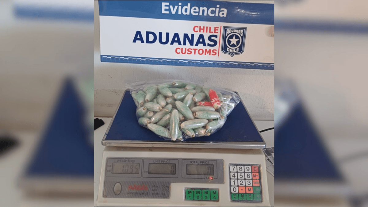 Aduanas detiene a tres bolivianos por intentar ingresar drogas Aduanas detiene a tres bolivianos por intentar ingresar drogas