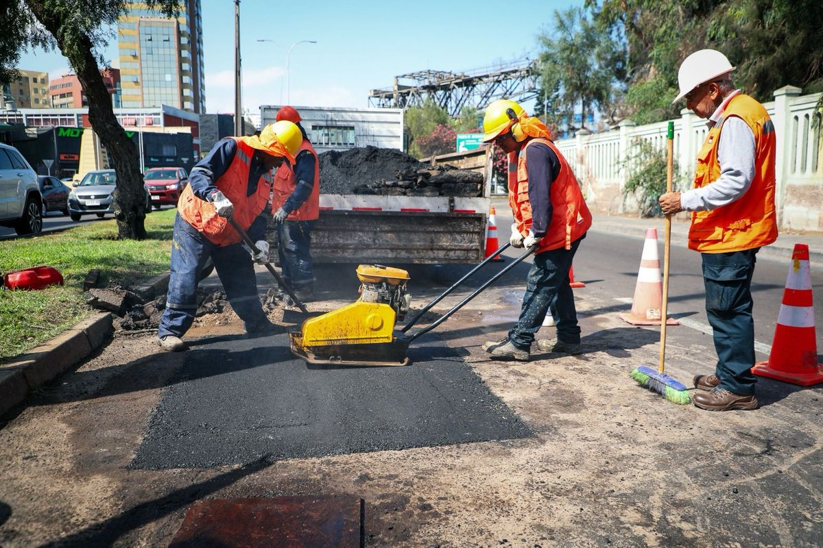 Antofagasta se prepara para tapar baches en sus calles Antofagasta se prepara para tapar baches en sus calles