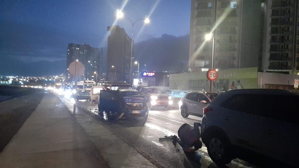 Colisión multiple en Av. Edmundo Perez Zujovic con Elqui Colisión multiple en Av. Edmundo Perez Zujovic con Elqui