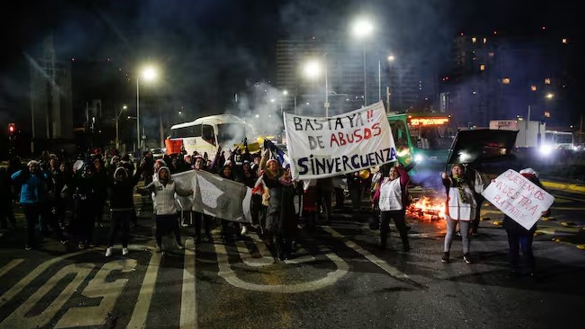 Paro nacional trabajadora Junaeb Paro nacional trabajadora Junaeb