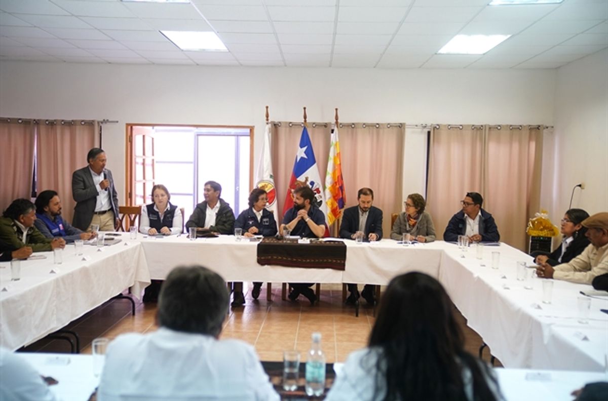 Boric se reúne con pueblos atacameños por Estrategia del Litio