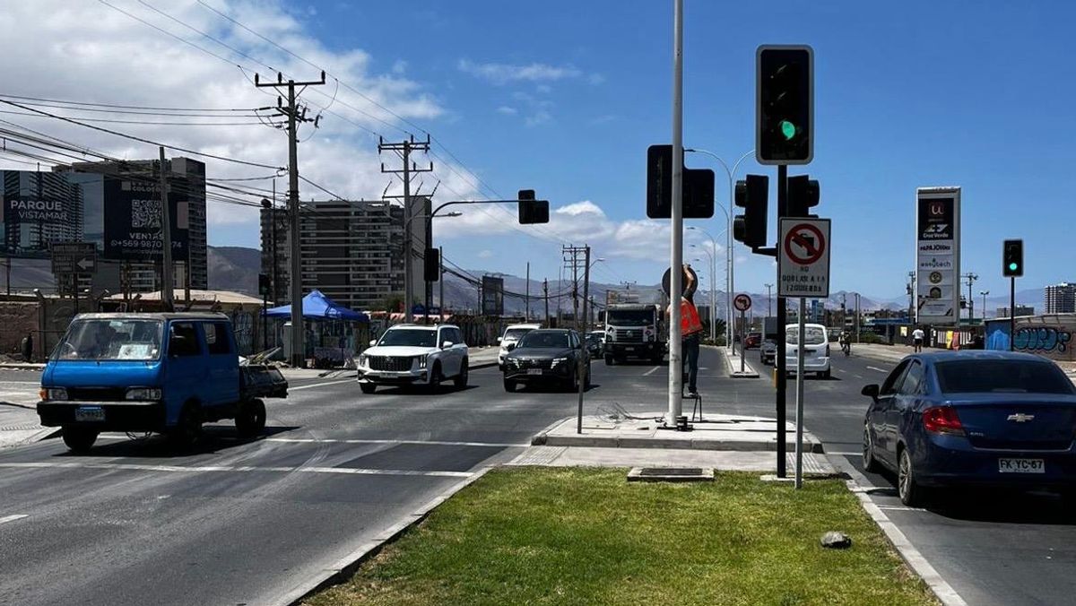 Mejoran seguridad vial en Antofagasta con nuevos semáforos Mejoran seguridad vial en Antofagasta con nuevos semáforos