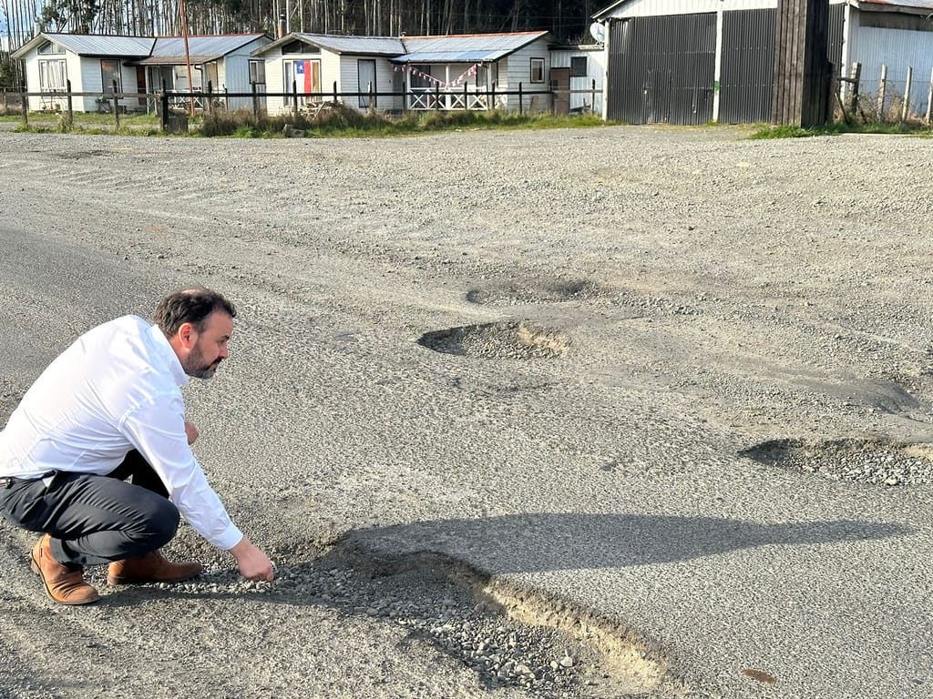 foto diputado ruta mocopulli (1) foto diputado ruta mocopulli (1)