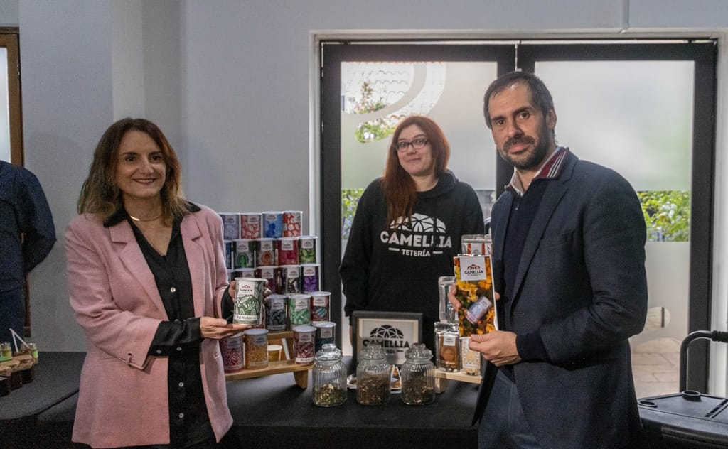 Ministro Nicolas Grau junto a la gerenta general de Sercotec Cecilia Schröder en lanzamiento de Pymes Globales Ministro Nicolas Grau junto a la gerenta general de Sercotec Cecilia Schröder en lanzamiento de Pymes Globales