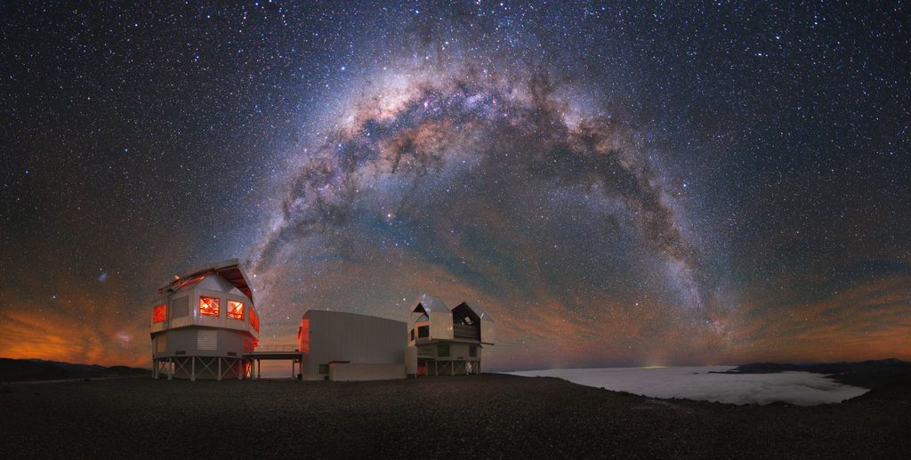 Cielos nocturnos junto a los Telescopios Magallanes Cielos nocturnos junto a los Telescopios Magallanes