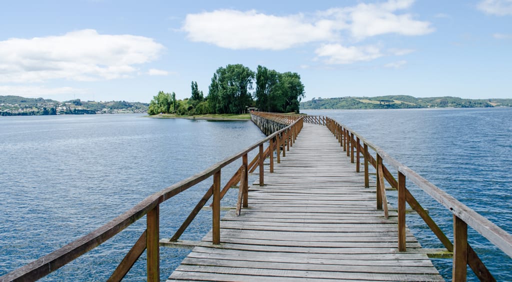 Pasarela a la isla de Aucar Pasarela a la isla de Aucar