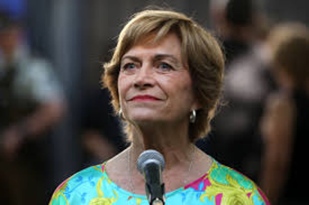 images (44) images (44)