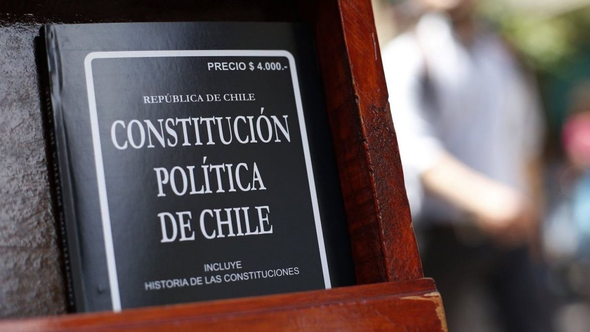 El 17 de diciembre, elegimos si queremos o no nueva Constitución. El 17 de diciembre, elegimos si queremos o no nueva Constitución.