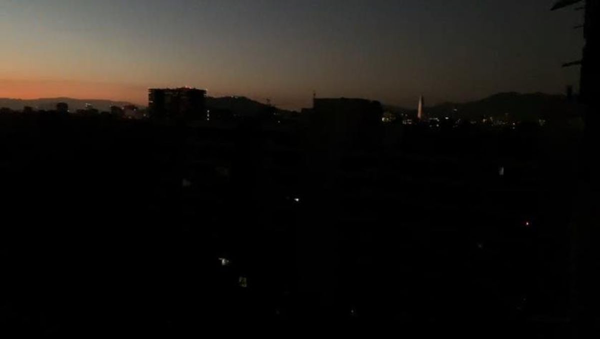 Cortes de luz complican a la población Cortes de luz complican a la población