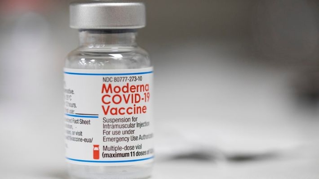 Aprueban vacuna bivalente de Moderna