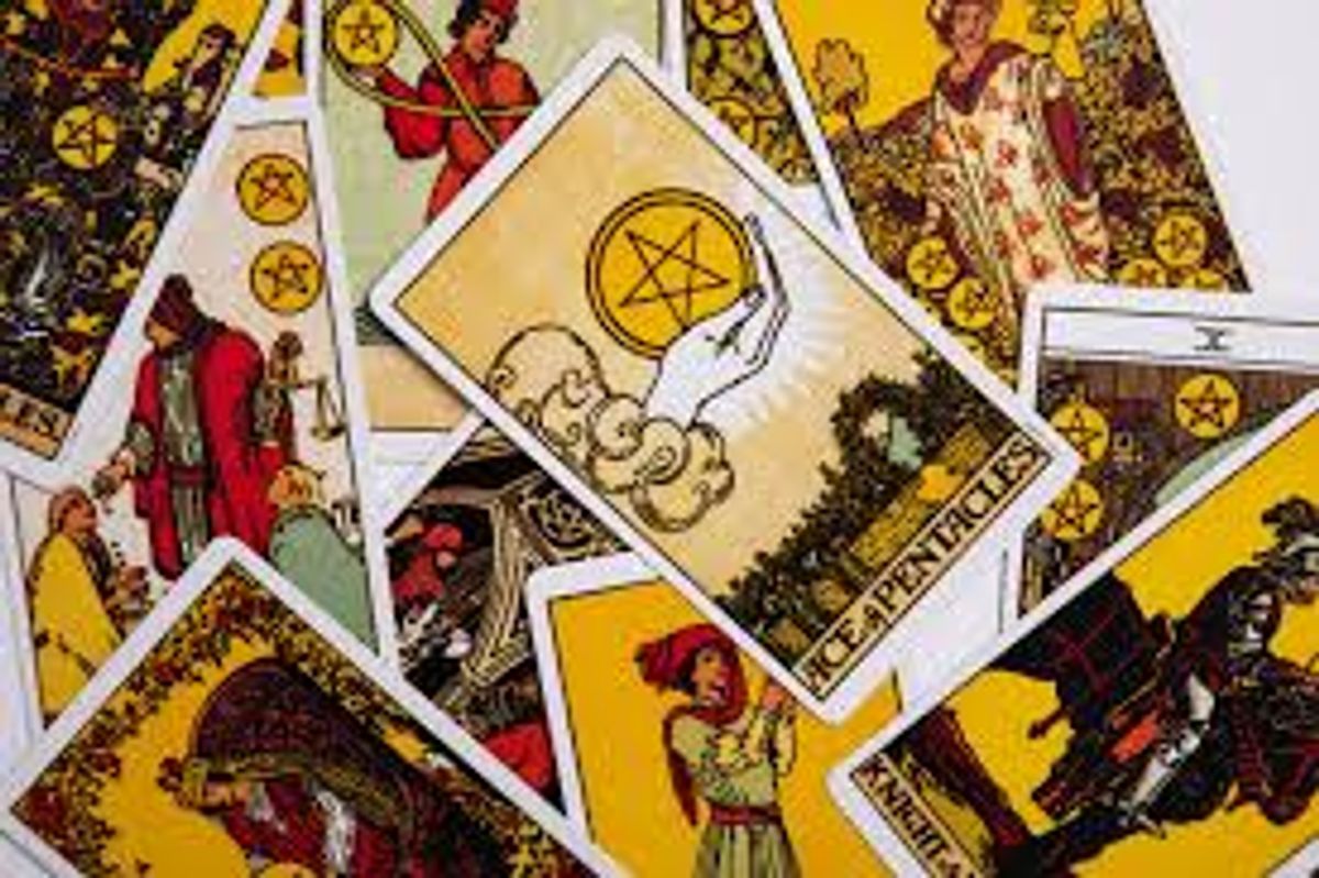 Veamos el futuro a través del tarot Veamos el futuro a través del tarot
