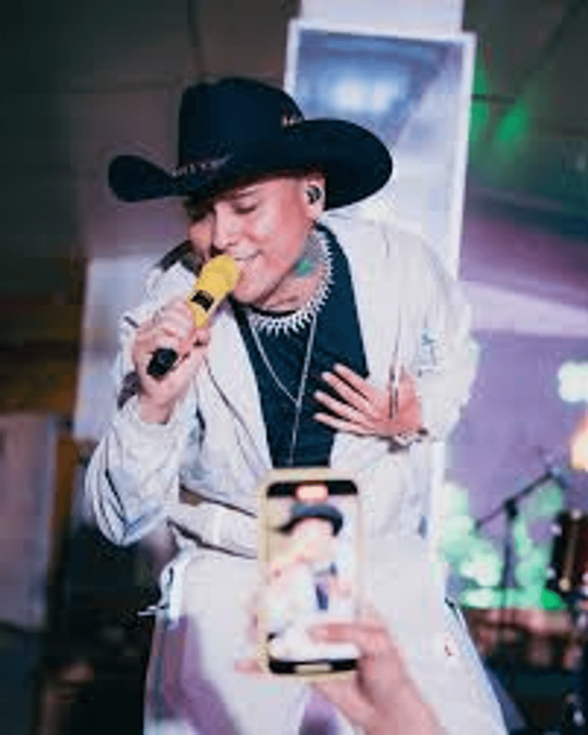 Toly Fu y su estilo que mezcla reggaetón con ranchera Toly Fu y su estilo que mezcla reggaetón con ranchera