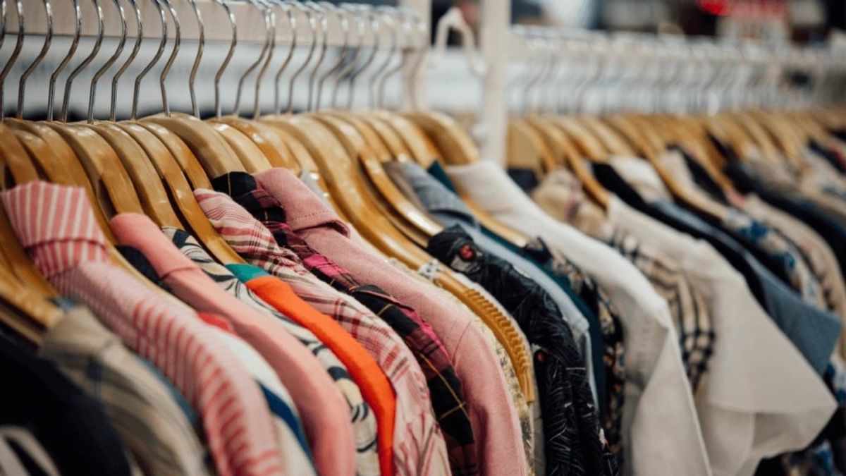 Reutilice la ropa Reutilice la ropa