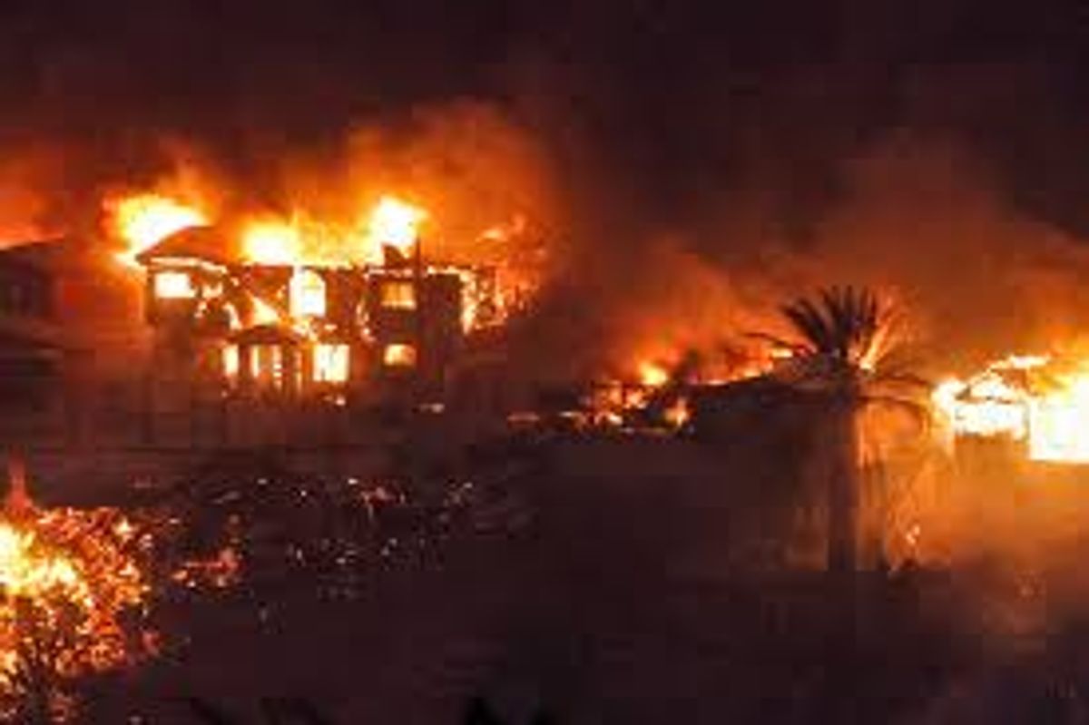 Megaincendio en Viña dejó a cientos sin casa Megaincendio en Viña dejó a cientos sin casa
