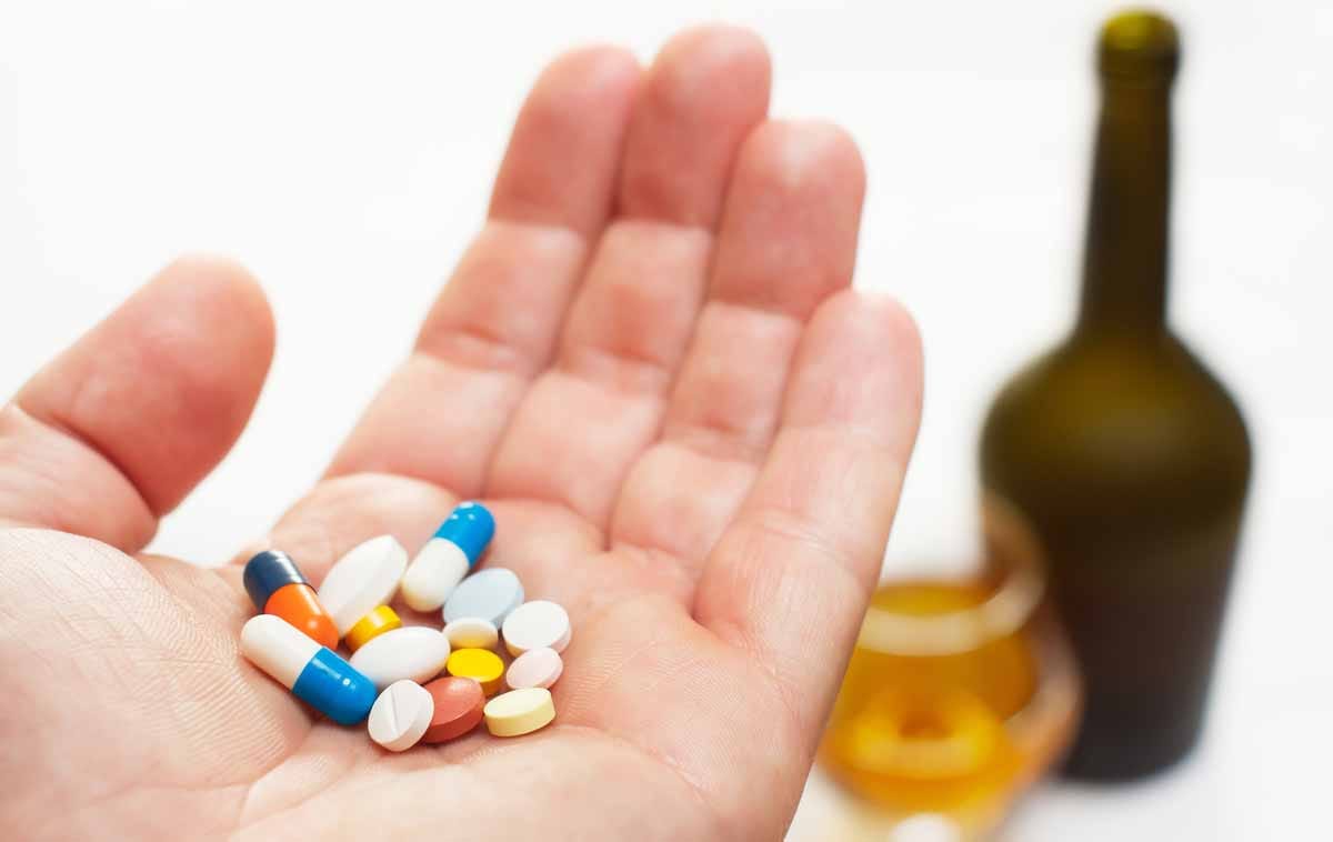 Nunca mezcle alcohol con medicinas Nunca mezcle alcohol con medicinas