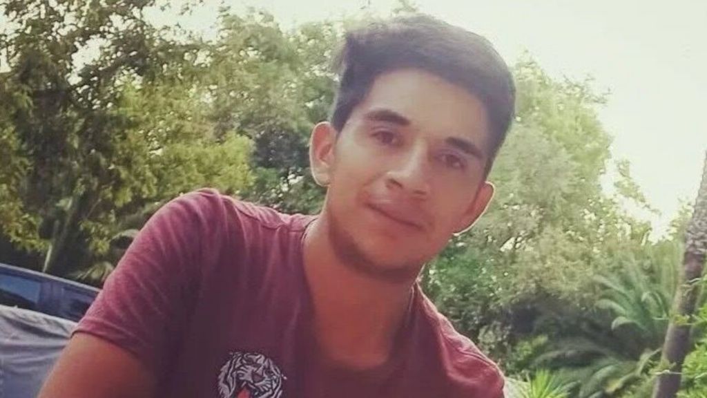 GridArt_20250106_180729528 GridArt_20250106_180729528