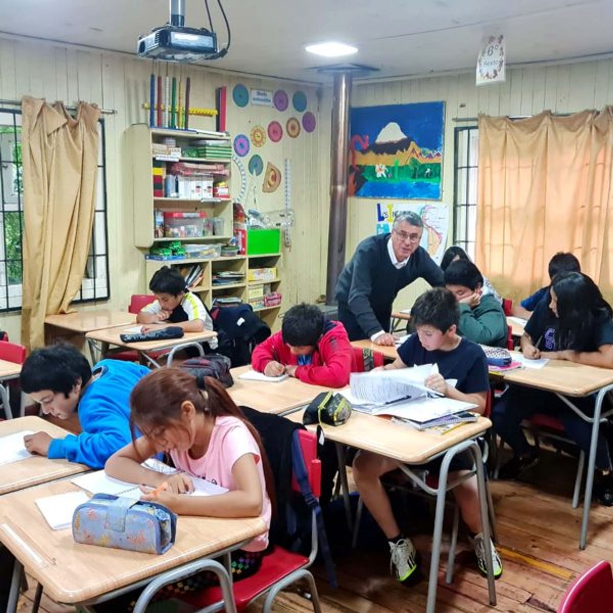 Becas-escuelas-rurales-Aptus-Escuela-Municipal-Quelhue-600x600 Becas-escuelas-rurales-Aptus-Escuela-Municipal-Quelhue-600x600