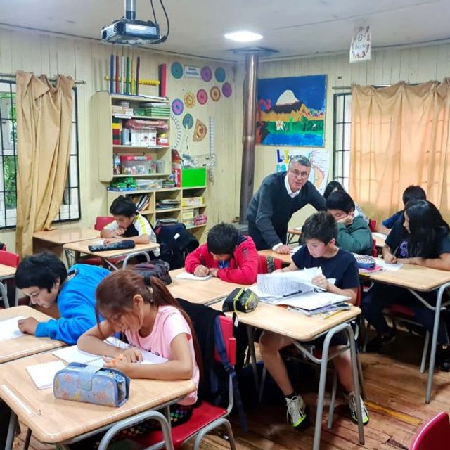 Becas-escuelas-rurales-Aptus-Escuela-Municipal-Quelhue-600x600 Becas-escuelas-rurales-Aptus-Escuela-Municipal-Quelhue-600x600