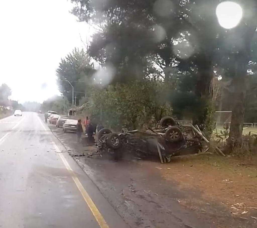 Fatídico accidente en la ruta Pucón-Caburgua, sector de Quetroleufu Fatídico accidente en la ruta Pucón-Caburgua, sector de Quetroleufu