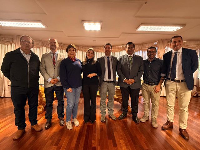 PHOTO-2026-04-13-18-04-05