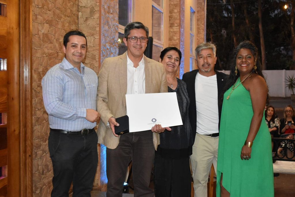 MÉDICOS (1) MÉDICOS (1)