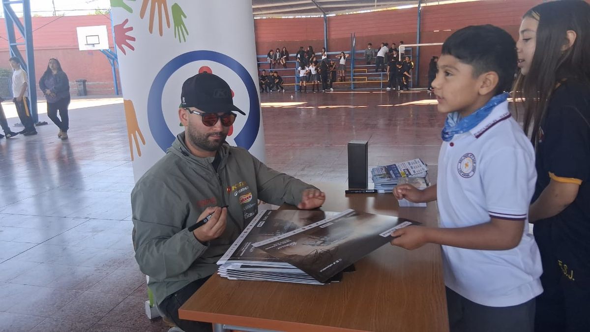Tomas de Gavardo llevó la emoción del RallyMobil a la escuela San José de Los Andes